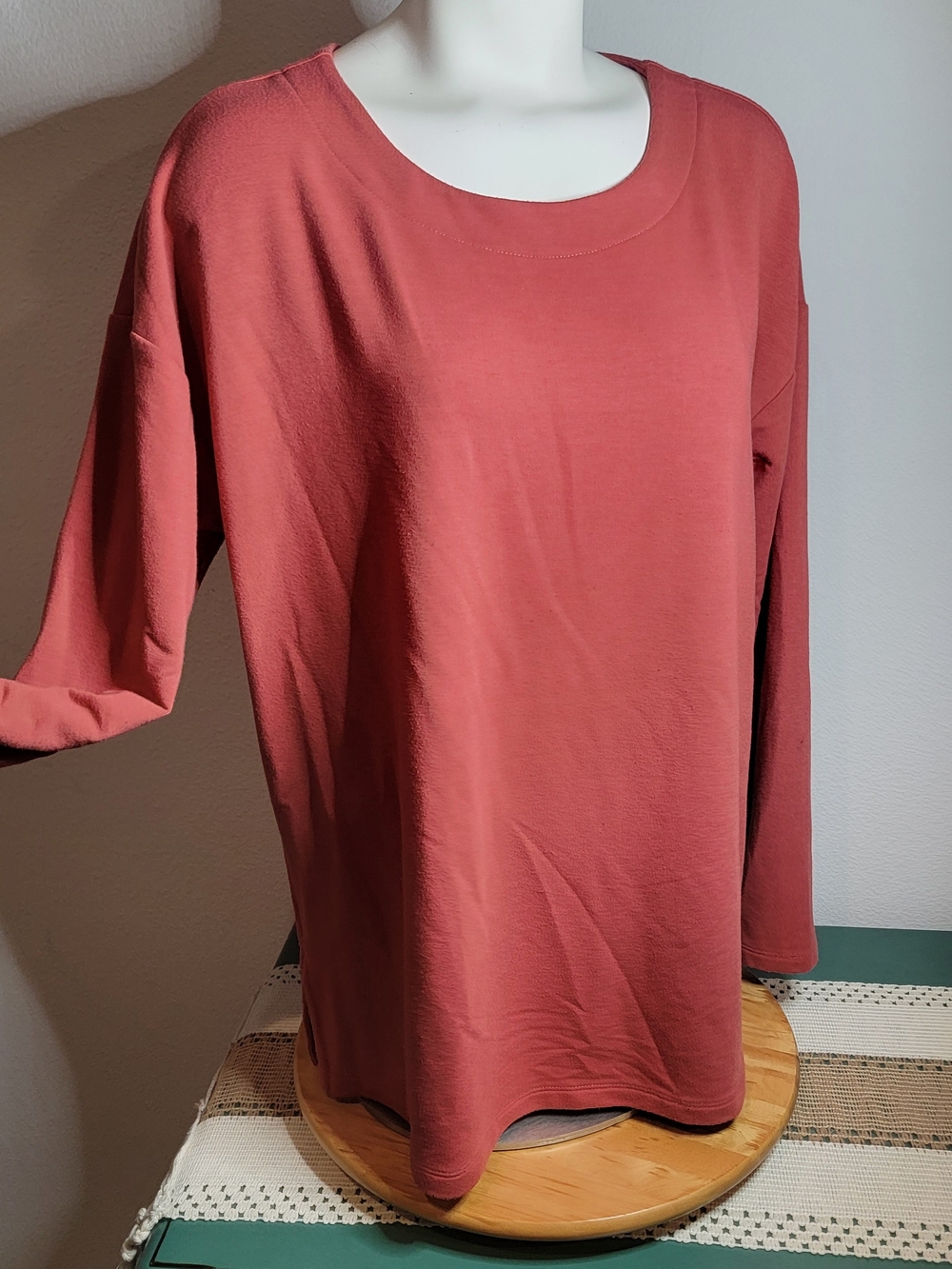 Banana Republic Mens Long Sleeve Scoop Neck Top - Dusty Rose